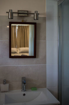 The Wattle Lodge - Palm Beach Accommodation 1