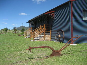 The Wattle Lodge - Palm Beach Accommodation 5