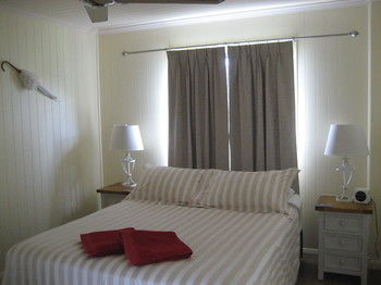 The Wattle Lodge - Palm Beach Accommodation 29