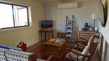 The Wattle Lodge - Palm Beach Accommodation 39