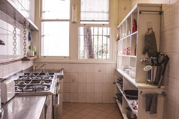 Kings Cross Backpackers - Adults Only - Palm Beach Accommodation 13