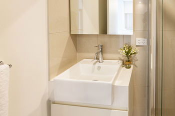 AKOM Melbourne - Palm Beach Accommodation 5