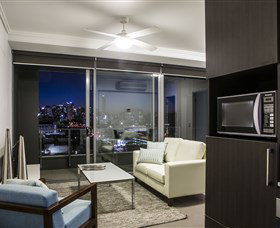 M&A Apartments - Palm Beach Accommodation 2