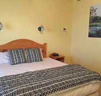 Coonawarra Units - Palm Beach Accommodation