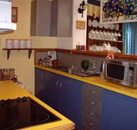 Seasons of Tasmania - Palm Beach Accommodation