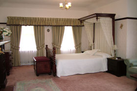 Unknown ACT Palm Beach Accommodation