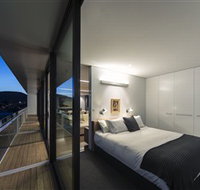 Avalon City Retreat - Palm Beach Accommodation