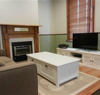 Myrtle Cottage - Palm Beach Accommodation