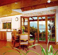 Otago Cottage - Palm Beach Accommodation