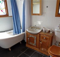 Peck's on Pine Victorian Cottage - Palm Beach Accommodation