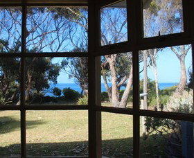 Anchlia Waterfront Cottages - Palm Beach Accommodation 3
