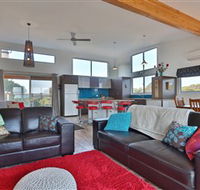 Seymour Waves - Palm Beach Accommodation