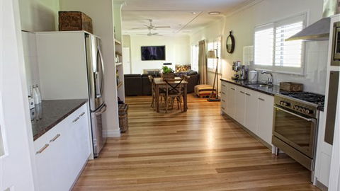 GG's By The River - Palm Beach Accommodation 5