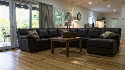 GG's By The River - Palm Beach Accommodation 4