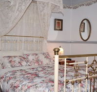 Cuddledoon Cottages BB - Palm Beach Accommodation