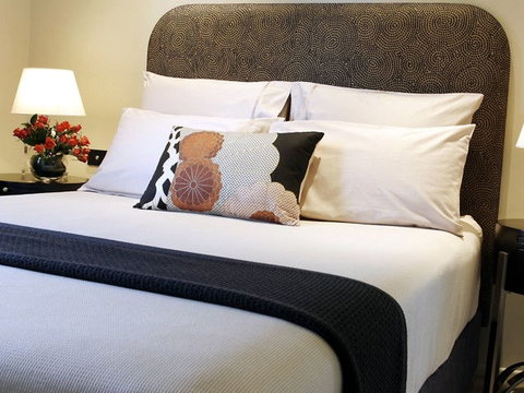 Alpine Lodges - Palm Beach Accommodation 1