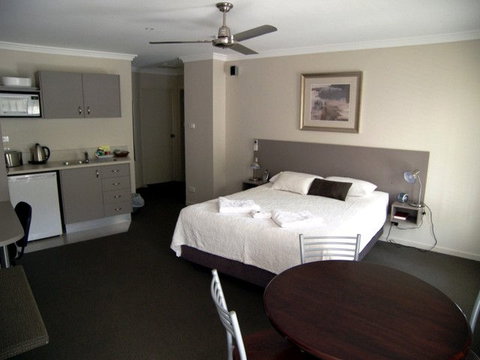Aston Hill Motor Lodge - Palm Beach Accommodation 0