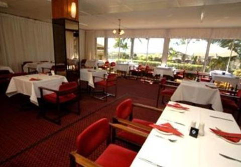 Camelot Motel Gladstone - Palm Beach Accommodation 0