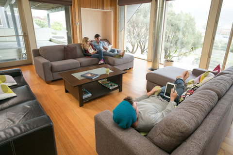 Apollo Bay Eco YHA - Palm Beach Accommodation 1