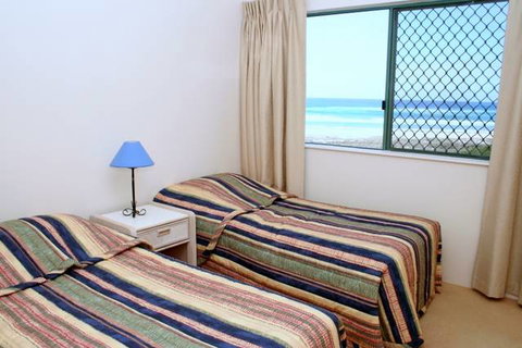 Currumbin Sands Beachfront Apartments - Palm Beach Accommodation 3