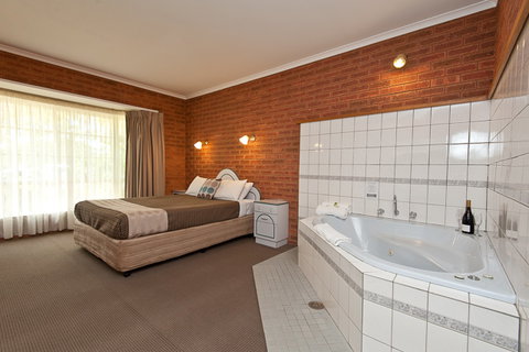 Econolodge Heritage Inn - Palm Beach Accommodation 4