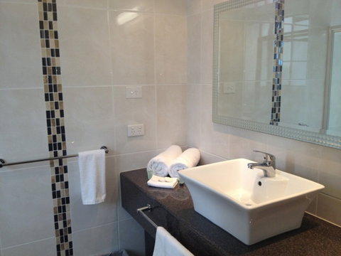 Econolodge Heritage Inn - Palm Beach Accommodation 6