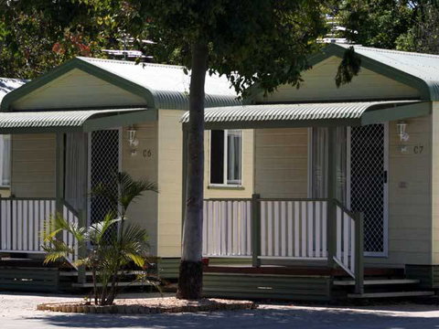 Emerald Cabin & Caravan Village - Palm Beach Accommodation 0