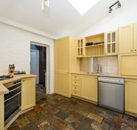 Flinders Keep - Palm Beach Accommodation