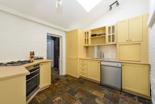 Flinders Keep - Palm Beach Accommodation 0