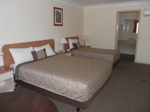 Garden City Motor Inn - Palm Beach Accommodation 4