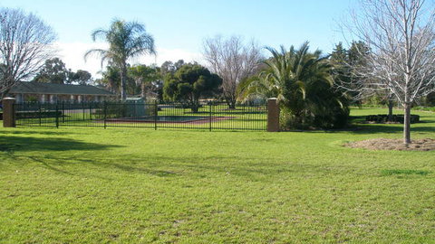 Golfview Motor Inn - Palm Beach Accommodation 3