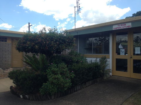 Gympie Caravan Park - Queens Park - Palm Beach Accommodation 3