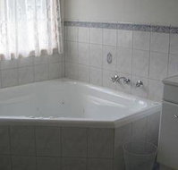 Macburn Self Contained Cottages Dog Friendly - Palm Beach Accommodation