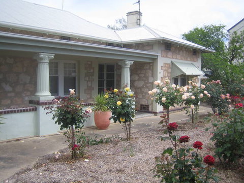 MacDonnell House (Naracoorte Cottages) - Palm Beach Accommodation 5