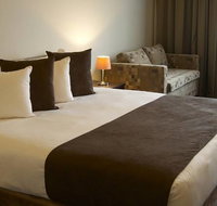 Quality Hotel Tabcorp Park - Palm Beach Accommodation