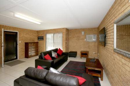 Salmon Apartment - Palm Beach Accommodation 0