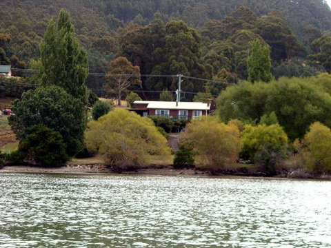 Three Hut Point - Palm Beach Accommodation 0