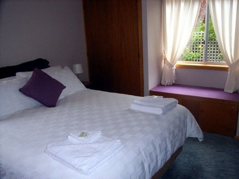Three Hut Point - Palm Beach Accommodation 3