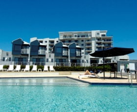 Assured Ascot Quays Apartment Hotel - Palm Beach Accommodation 0