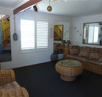Sails Beach House Apartment Pottsville - Palm Beach Accommodation