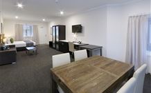 Bolton On The Park - Palm Beach Accommodation 0