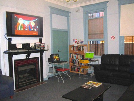 Blue Parrot Backpackers - Palm Beach Accommodation 3
