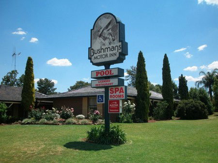 Bushmans Motor Inn - Palm Beach Accommodation 0
