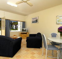 Island Coastal Units - Palm Beach Accommodation
