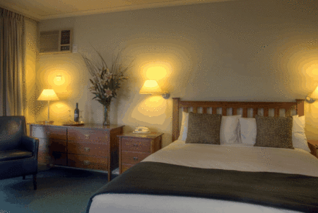 Ringwood Lake Inn - Palm Beach Accommodation