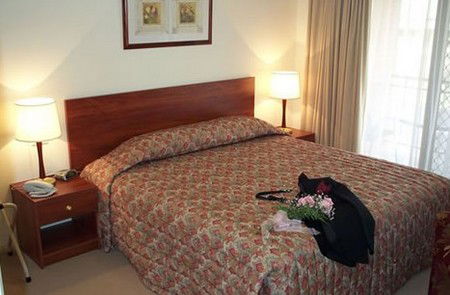 Charlotte Apartments - Palm Beach Accommodation 4