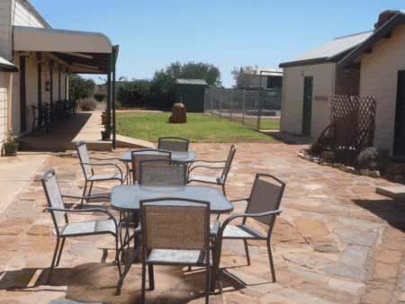 Nuttbush Retreat Caravan Park - Palm Beach Accommodation