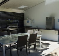 The Bay Apartments - Palm Beach Accommodation
