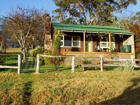 Fairview Farm Cottages - Palm Beach Accommodation 1