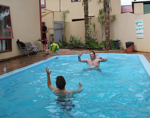 Kalgoorlie YHA - Palm Beach Accommodation 5
